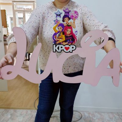 letrero nombre y dibujo kpop